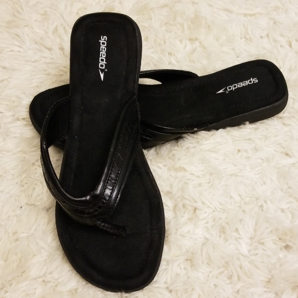 Speedo black flip flops size 9